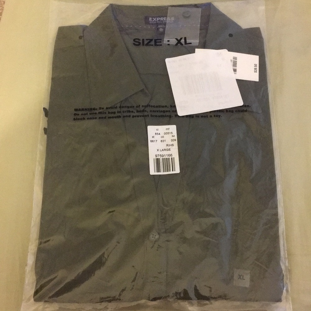 Express Women’s Essential Stretch Shirt